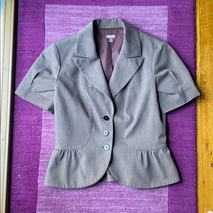 Halogen Structured Ruffle Blazer. Small.